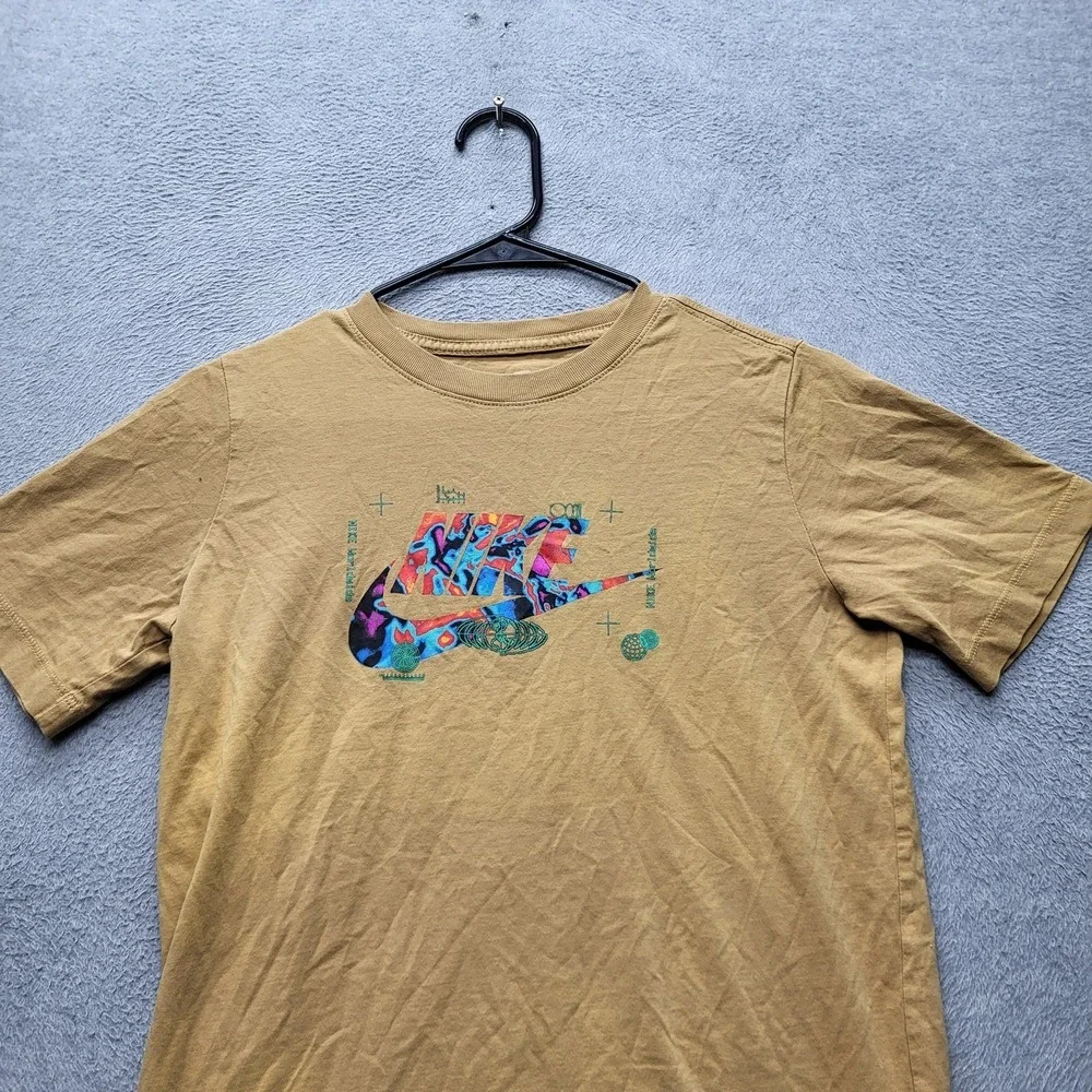 Nike Boy Shirt XL Tan Graphic Nike Swoosh The Tee Logo Short Sleeve